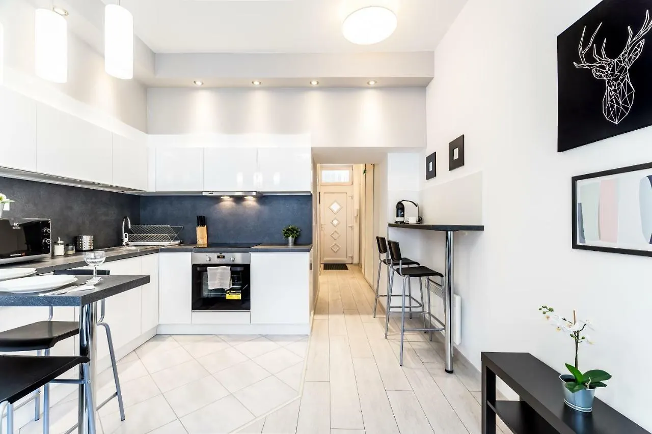Fleur Creme Apartment Budapest 0*,